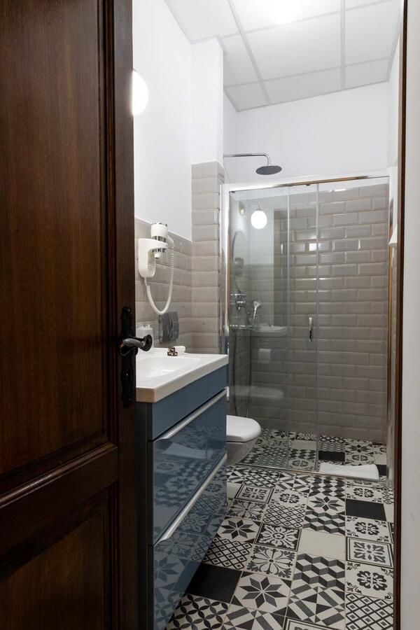Отель CASA CHITIC - HOTEL & RESTAURANT- Str Nicolae Balcescu 13 Брашов