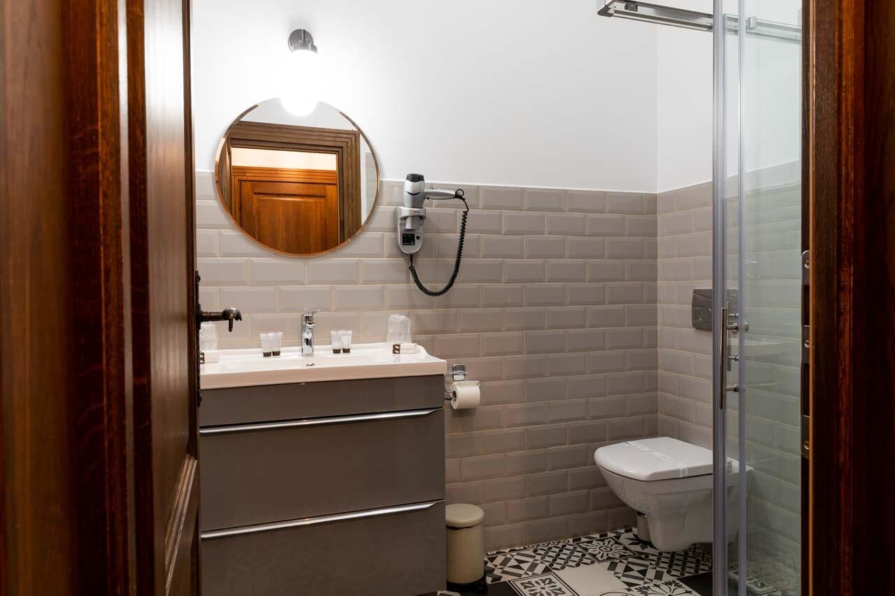 Отель CASA CHITIC - HOTEL & RESTAURANT- Str Nicolae Balcescu 13 Брашов