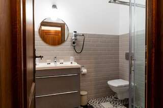 Отель CASA CHITIC - HOTEL & RESTAURANT- Str Nicolae Balcescu 13 Брашов Двухместный номер Делюкс с 1 кроватью-1