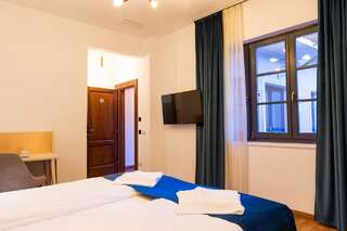 Отель CASA CHITIC - HOTEL & RESTAURANT- Str Nicolae Balcescu 13 Брашов Двухместный номер эконом-класса с 1 кроватью-3