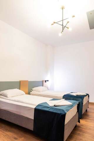 Отель CASA CHITIC - HOTEL & RESTAURANT- Str Nicolae Balcescu 13 Брашов Двухместный номер эконом-класса с 2 отдельными кроватями-4