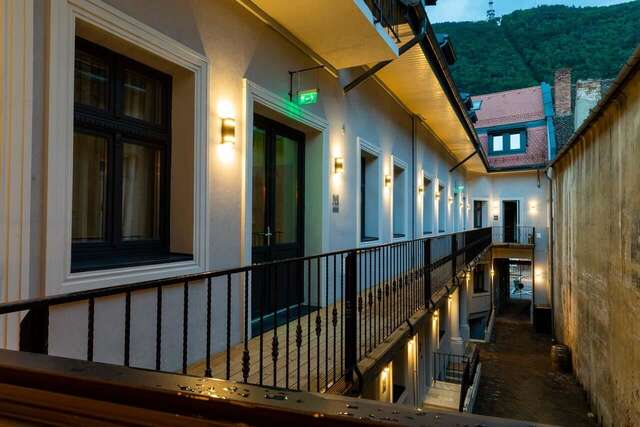 Отель CASA CHITIC - HOTEL & RESTAURANT- Str Nicolae Balcescu 13 Брашов-19