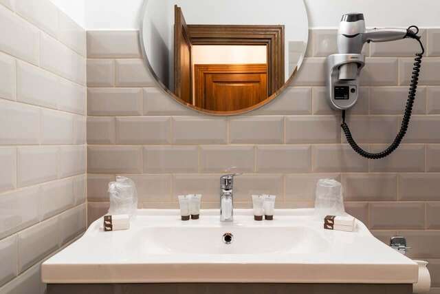 Отель CASA CHITIC - HOTEL & RESTAURANT- Str Nicolae Balcescu 13 Брашов-21