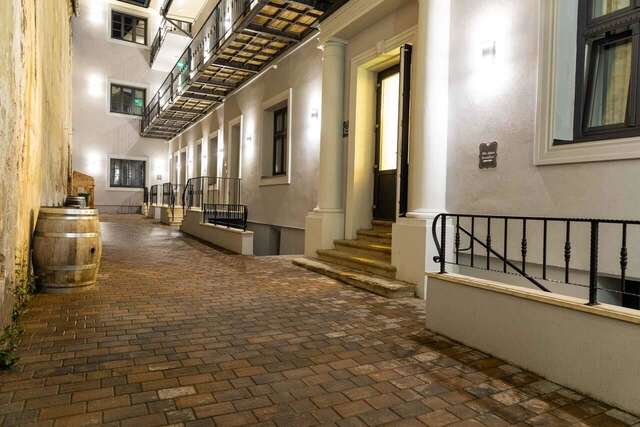 Отель CASA CHITIC - HOTEL & RESTAURANT- Str Nicolae Balcescu 13 Брашов-4