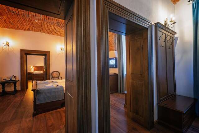Отель CASA CHITIC - HOTEL & RESTAURANT- Str Nicolae Balcescu 13 Брашов-25