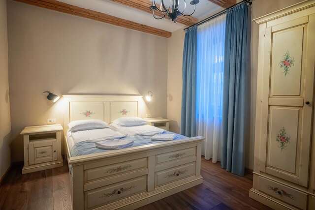 Отель CASA CHITIC - HOTEL & RESTAURANT- Str Nicolae Balcescu 13 Брашов-29