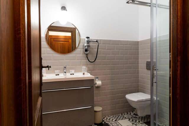 Отель CASA CHITIC - HOTEL & RESTAURANT- Str Nicolae Balcescu 13 Брашов-32