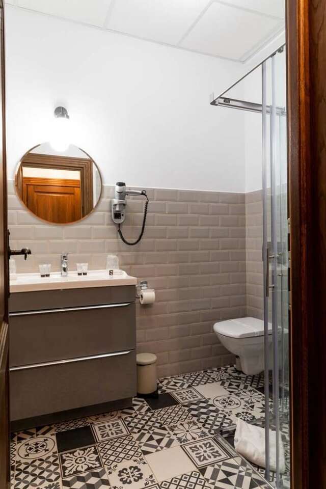 Отель CASA CHITIC - HOTEL & RESTAURANT- Str Nicolae Balcescu 13 Брашов-8